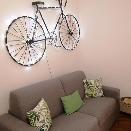 Amare Apartment Reggio Emilia Bagian luar foto